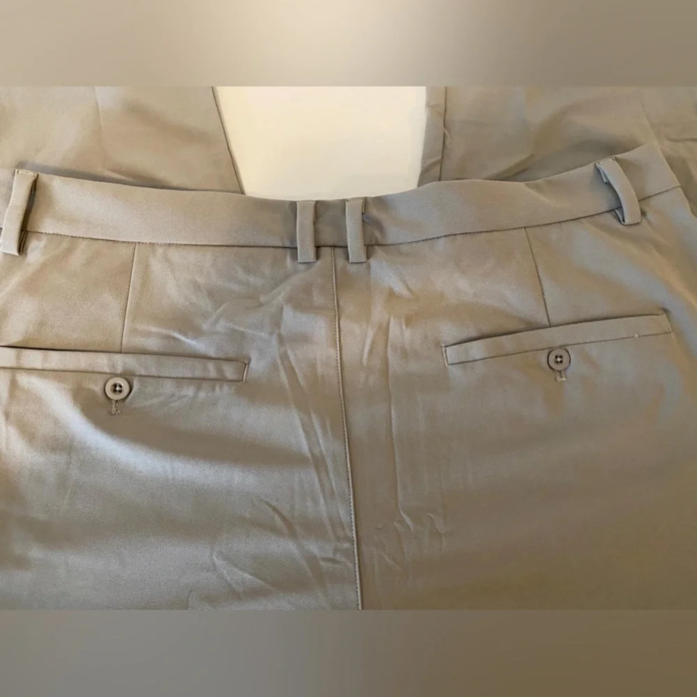 LIBIN Gray Golf/Dress Pants. Size 38W x 31L (NWT)
